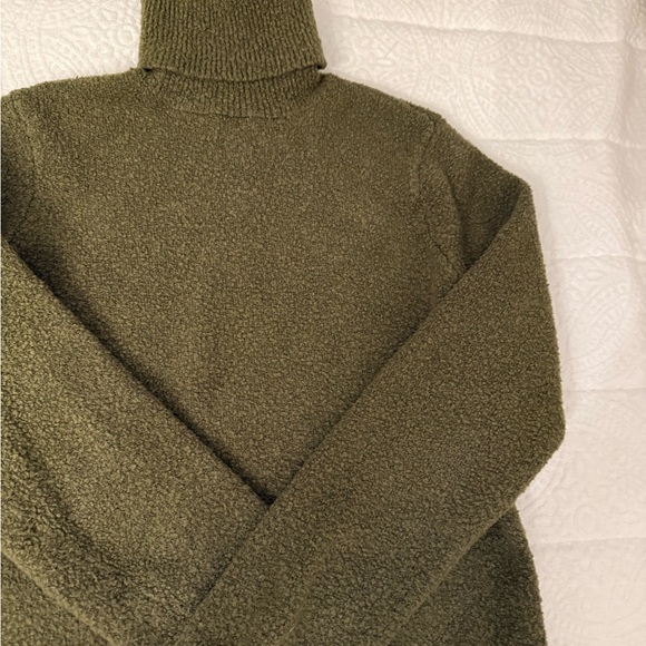 Eddie Bauer Forest Green Turtleneck Sweater - Picture 3 of 4